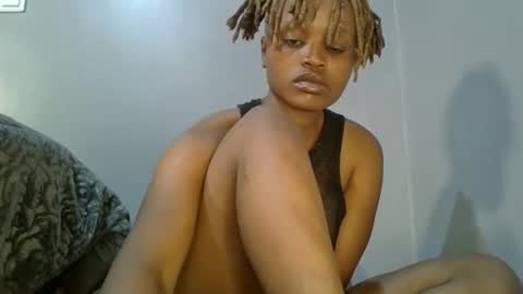 Snapshot of buga_baby chatting on October 17, 2:15 am buga_baby online show from October 17, 2:15 am
