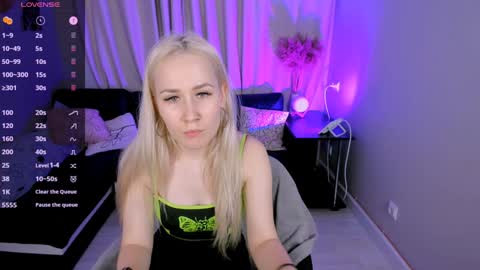 Snapshot of bunny__of_love chatting on January 24, 1:47 pm Sasha online show from January 24, 1:47 pm