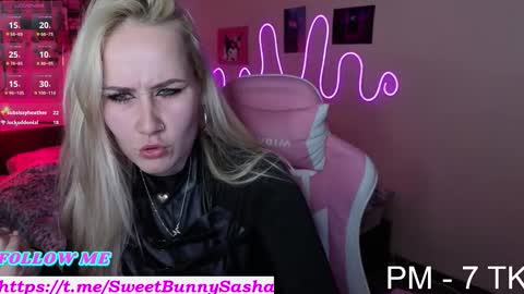 Snapshot of bunny__of_love chatting on September 25, 8:17 pm Sasha online show from September 25, 8:17 pm