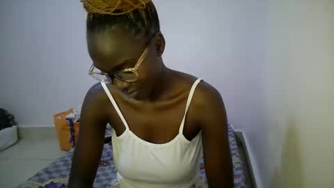 bunny_bliss1 online show from May 13, 11:21 pm