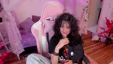 Snapshot of bunny_curly chatting on October 22, 3:39 pm Bunny online show from October 22, 3:39 pm