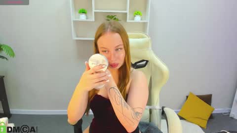 Snapshot of bunny_luvv chatting on September 9, 8:25 am Bunny online show from September 9, 8:25 am
