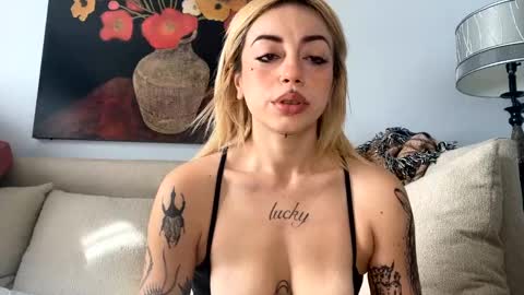 Bunnyaliengirl online show from January 11, 6:44 pm