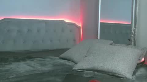 Bunnyela online show from February 14, 6:43 pm