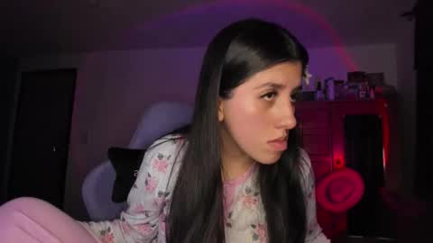 Snapshot of bunnyy09 chatting on October 3, 2:38 am Jess online show from October 3, 2:38 am