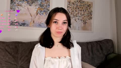 Snapshot of burnletitallburn chatting on February 18, 1:43 am Jessica online show from February 18, 1:43 am