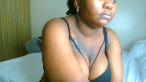 busty_mellons69 online show from April 17, 1:19 am