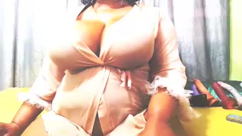 bustymaturestepmum online show from May 21, 5:27 am