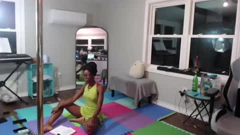 Goddess online show from November 16, 1:40 am