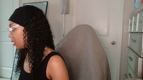butterfly booty online show from June 1, 12:51 pm