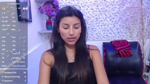 Snapshot of cailee_mansour chatting on February 19, 1:40 am Cailee online show from February 19, 1:40 am