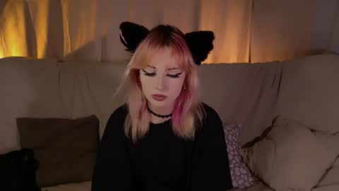 californiadreamer_ online show from July 13, 3:18 am