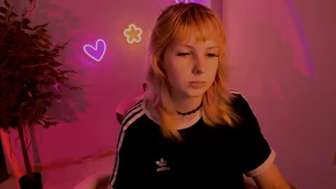 californiadreamer_ online show from July 18, 2:48 am