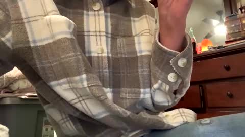 Snapshot of calishop1 chatting on February 13, 3:29 am calishop1 online show from February 13, 3:29 am