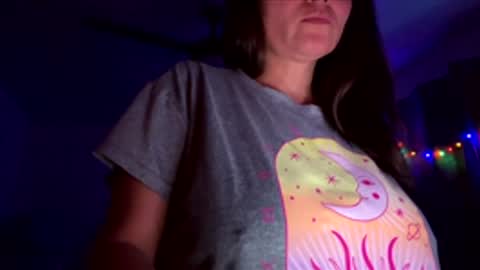 calishop1 online show from April 9, 5:21 am