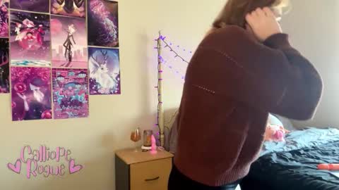 Snapshot of callioperogue chatting on October 11, 9:50 pm Calliope Rogue online show from October 11, 9:50 pm