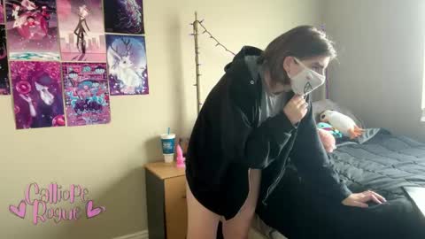 Snapshot of callioperogue chatting on October 8, 8:35 pm Calliope Rogue online show from October 8, 8:35 pm