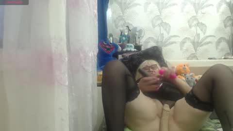 CamDiva1 online show from December 1, 11:47 am