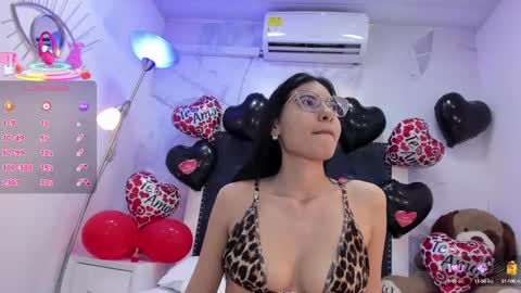 Snapshot of cameron_cutee chatting on February 15, 2:55 pm Cameron Cutee online show from February 15, 2:55 pm