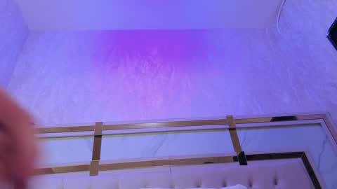 cameron_hearts online show from April 19, 6:10 pm