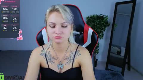 Snapshot of cameron_loving chatting on September 26, 9:12 pm Cameron online show from September 26, 9:12 pm