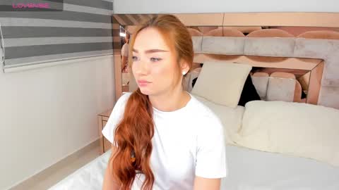 Snapshot of cami_lovers1 chatting on December 17, 4:34 am camii online show from December 17, 4:34 am