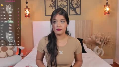 camila_bustamante_ online show from December 2, 5:04 pm