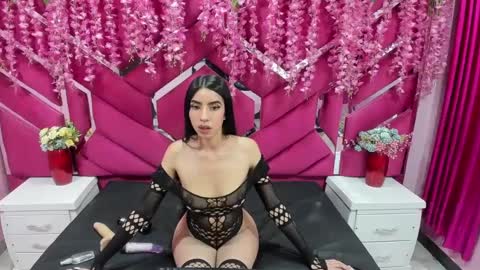 Snapshot of camila_reyess_ chatting on January 28, 3:36 am camila_reyess_ online show from January 28, 3:36 am