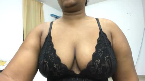 Camila online show from November 21, 10:28 am