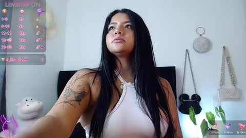 camila_torresss online show from November 6, 8:37 pm