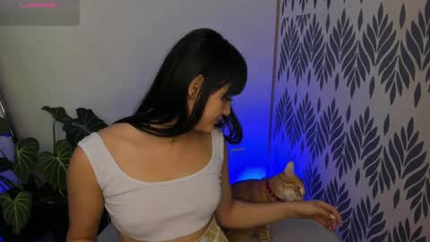 Snapshot of camilaandrade_ chatting on March 3, 10:42 am Cami online show from March 3, 10:42 am