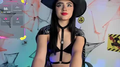 Snapshot of camilaandrade_ chatting on October 17, 12:30 pm Cami online show from October 17, 12:30 pm
