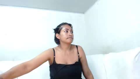 Snapshot of camilapaez1 chatting on March 2, 2:51 am cami online show from March 2, 2:51 am