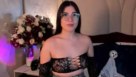 Snapshot of camilasofiia chatting on October 14, 7:27 pm Camila online show from October 14, 7:27 pm