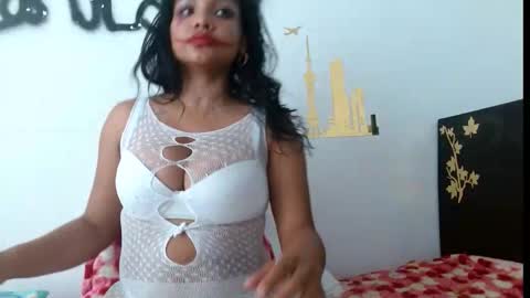 Snapshot of camilavagina24 chatting on October 15, 6:54 pm Camila online show from October 15, 6:54 pm