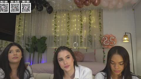 Snapshot of camilitasu chatting on October 12, 1:30 am Brit online show from October 12, 1:30 am