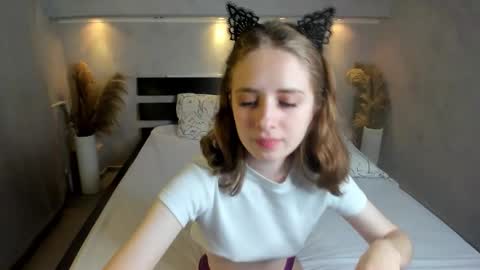 Snapshot of camilla_kelly chatting on October 10, 1:32 am Camilla online show from October 10, 1:32 am