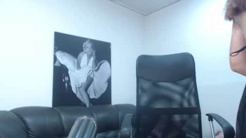 Snapshot of camille_diaz19 chatting on September 17, 11:14 pm Camille online show from September 17, 11:14 pm