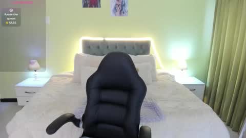 Camille online show from November 15, 12:06 pm