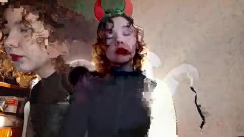 Snapshot of cammyrose_ chatting on October 19, 11:45 am cammyrose_ online show from October 19, 11:45 am