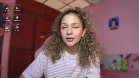 Snapshot of candase_ chatting on October 7, 7:02 am Candase online show from October 7, 7:02 am