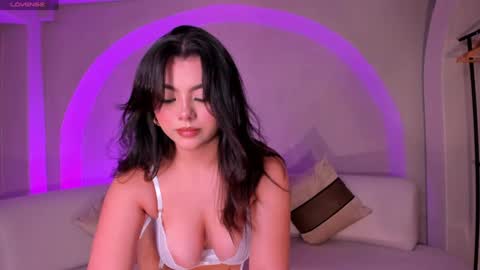 Snapshot of candaserussell chatting on September 17, 8:40 pm Candanse R online show from September 17, 8:40 pm