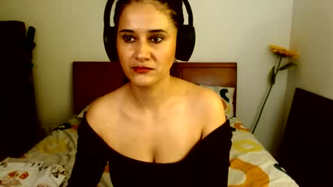 Carolina online show from June 15, 5:02 pm