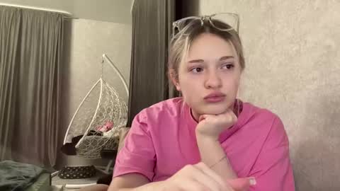 candelariahile online show from February 23, 2:16 pm