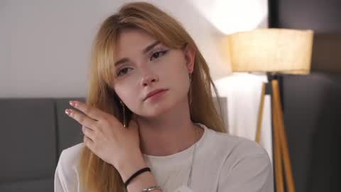 candicemedine online show from May 25, 6:18 pm