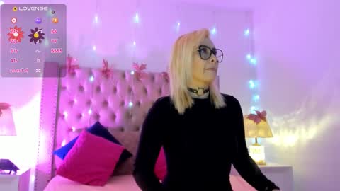 Candie  online show from February 16, 12:27 pm