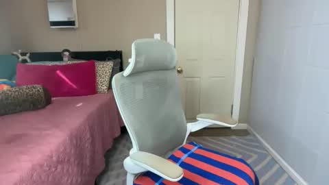 Candi may online show from February 14, 4:20 pm