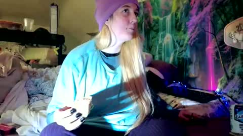 Candi online show from March 22, 8:20 am