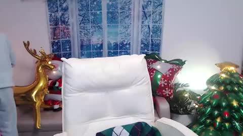 Snapshot of candy8998 chatting on December 16, 12:16 pm candy8998 online show from December 16, 12:16 pm