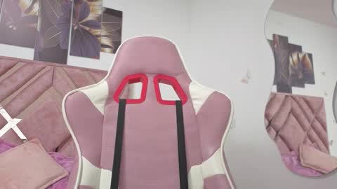 Im ChloeJoin The Fan Club online show from February 26, 12:04 pm